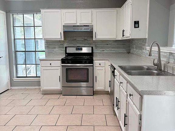 5th image of 4203 Katrina Ln