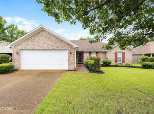 24 Roxbury Dr, Jackson, TN 38305