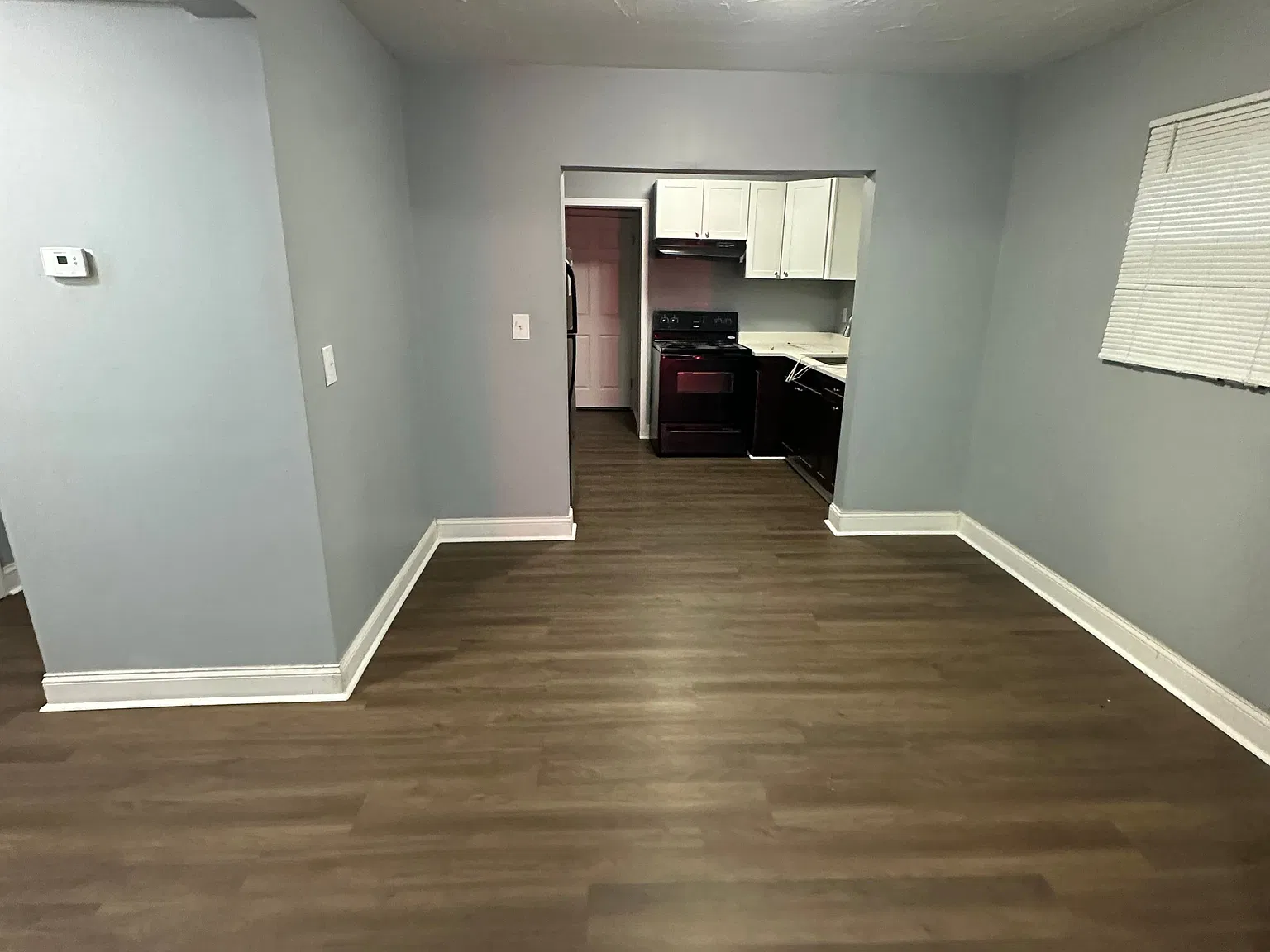 3 bed, 1.0 bath, 1300 sqft, $1,500 — Photo 3