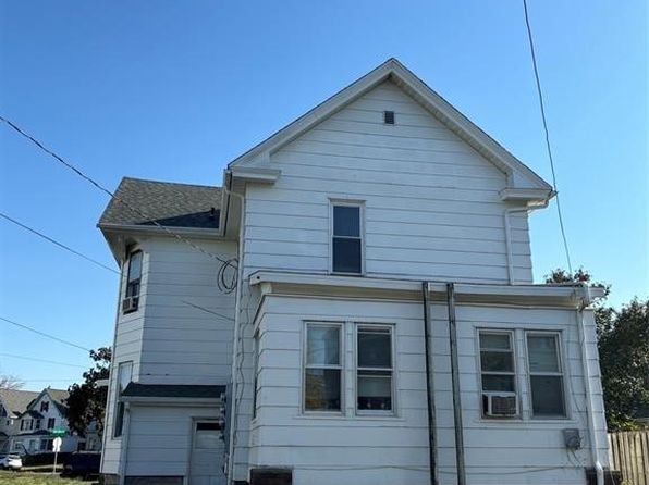 cedar-rapids-iowa-448606862 picture