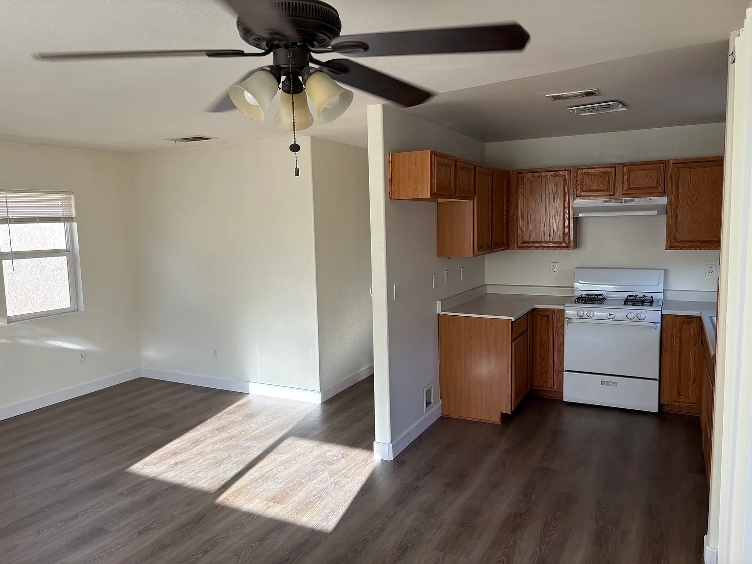 2 bed, 900 sqft, $2,200 — Photo 1