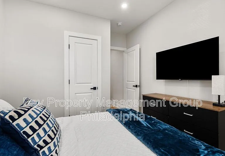 1623 S 26th St — Photo 38