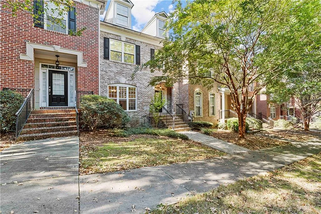 3 bed, 4.0 bath, 2352 sqft, $2,900 — Photo 3