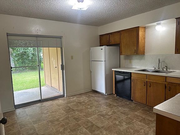 3rd image of 101 Willenberg Rd #9