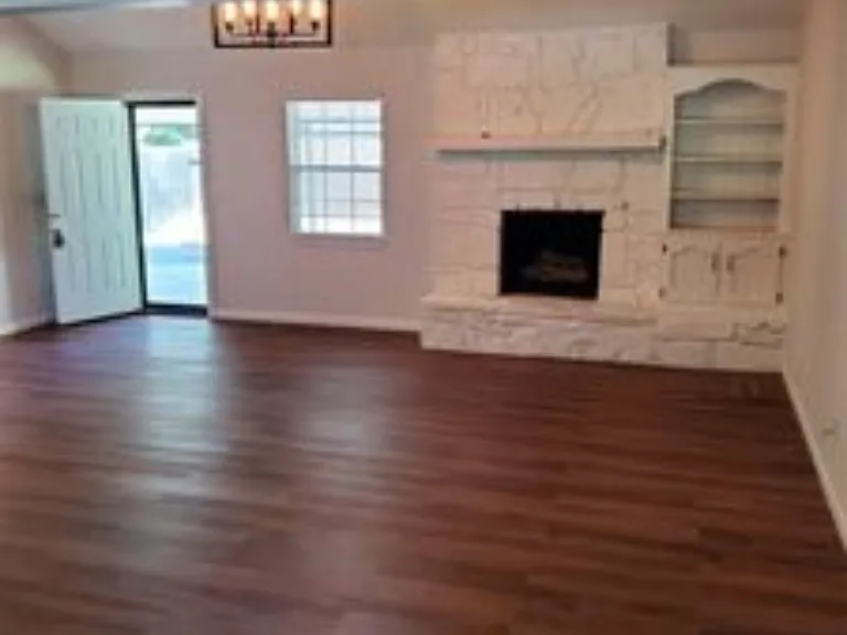 2516 W Richmond St — Photo 5