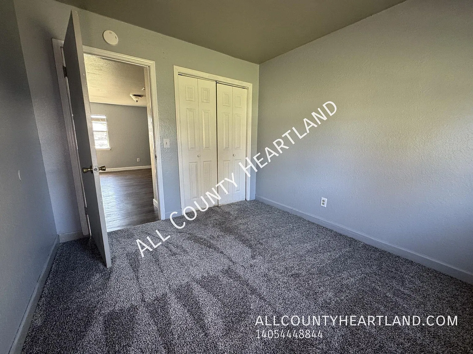 Charming 2-Bedroom Duplex in El Reno with FREE Laundry! — Photo 3