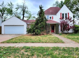 1203 E 8th Ave, Winfield, KS 67156