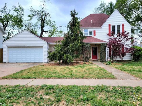 1203 E 8th Ave, Winfield, KS 67156