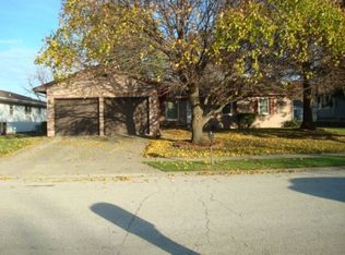 4664 Wisteria Ct, Decatur, IL 62526