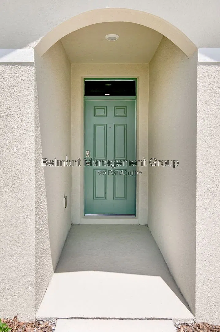 3 bed, 2.0 bath, 1672 sqft, $2,210 — Photo 4