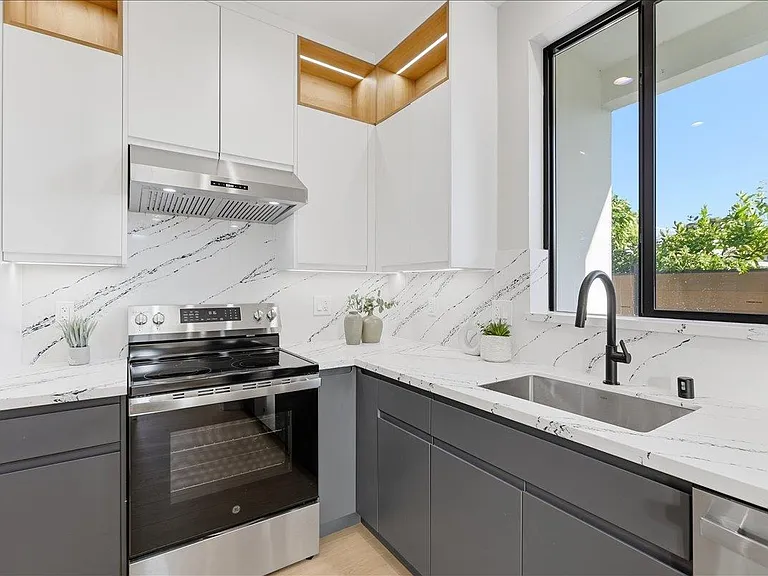 453 Arleta Ave #A — Photo 4