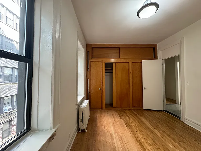 515 W 113th St #2G — Photo 4