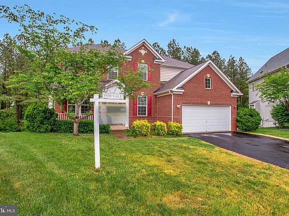 3rd image of 24 Aster Ln