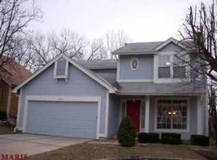 826 Ginger Wood Ct, Ballwin, MO