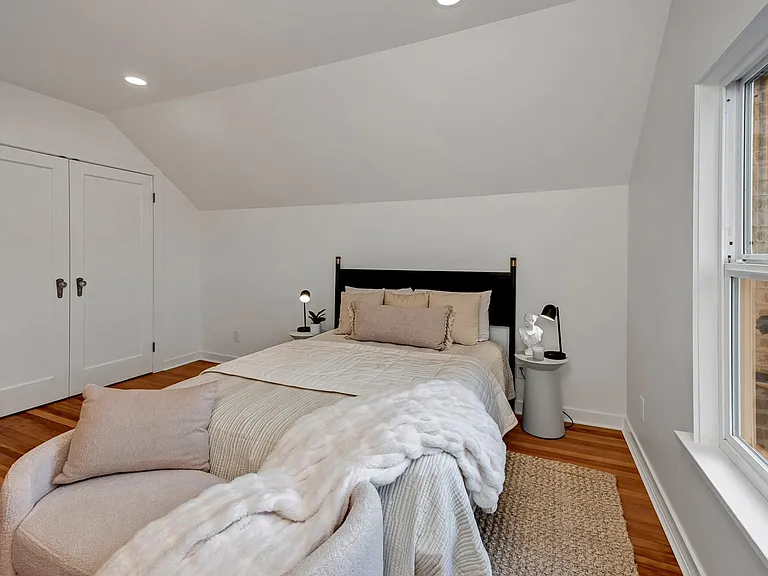 808 W Armour St — Photo 35