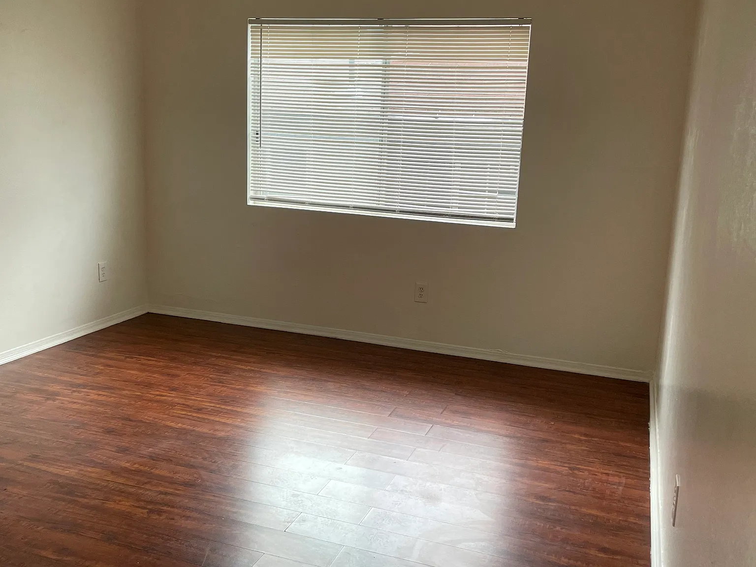 2 bed, 700 sqft, $2,700 — Photo 2
