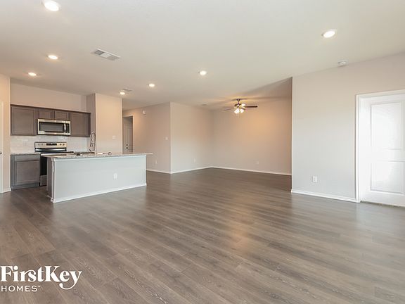 5th image of 811 Cottonwood Way