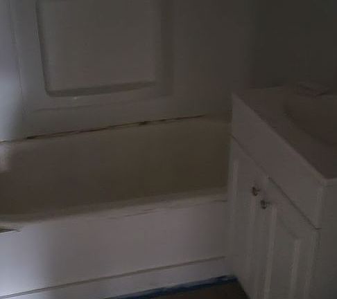 5th image of 66-72 Burnett Pl