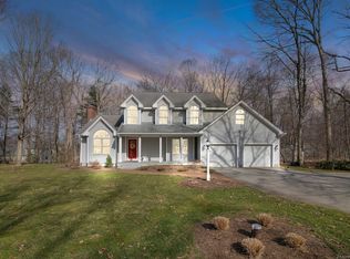 19 Cedar Ridge Dr, Hebron, CT 06248