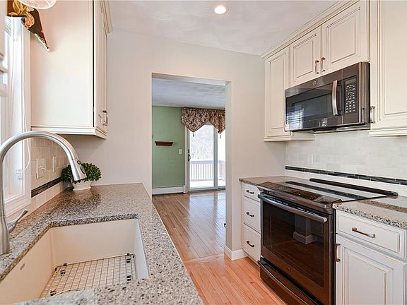 4th image of 121 Forestwood Dr Unit 14A