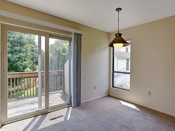 Dining Area/Slider to Balcony