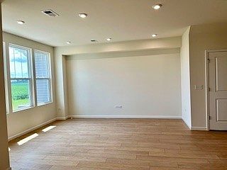 4th image of 2219 Ryegrass Ln #69003