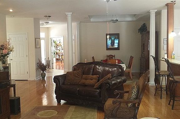5th image of 624 Napa Valley Ct