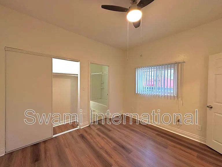 932 W 62nd St — Photo 10