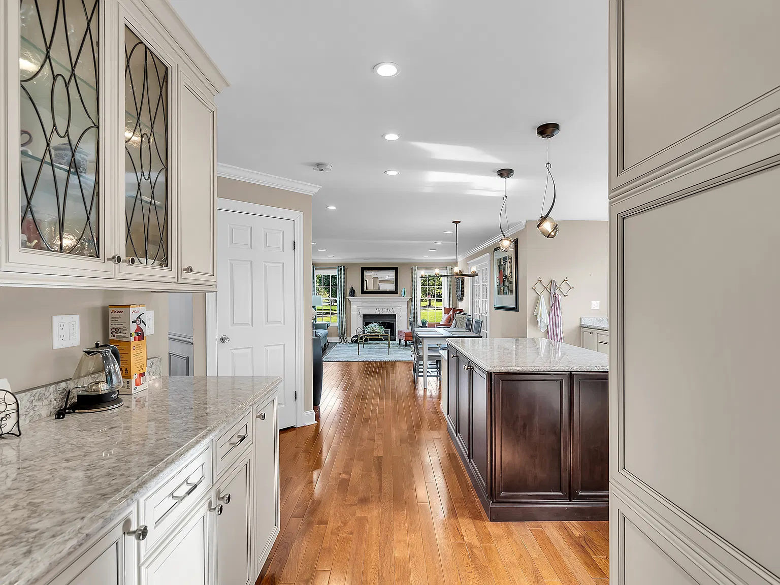 5 bed, 3.5 bath, 3588 sqft, $6,800 — Photo 4