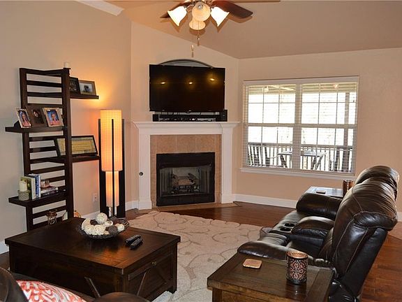 4th image of 27 Walney Dr