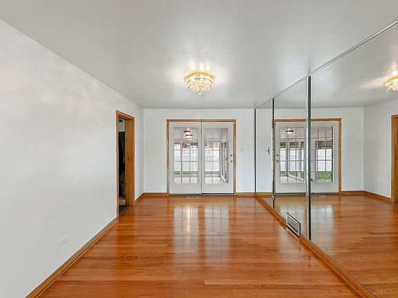 5th image of 261 E 171st Pl