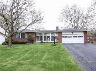 573 Bridgewood Dr, Rochester, NY 14612