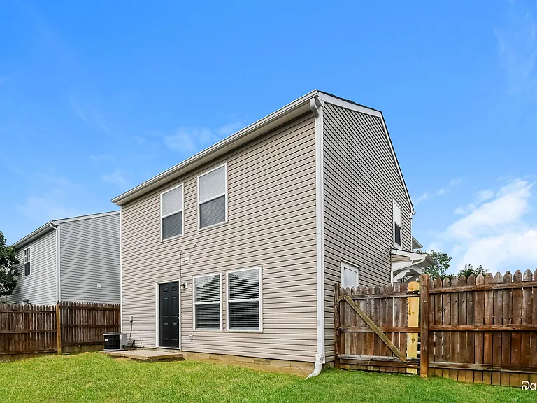 5254 Tufton Dr — Photo 14