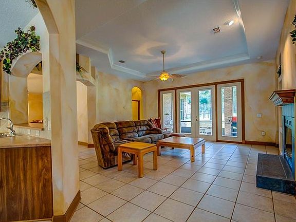 4th image of 1540 Kuwana Way