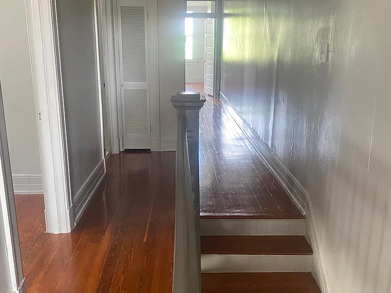 2030 Jefferson Ave — Photo 2