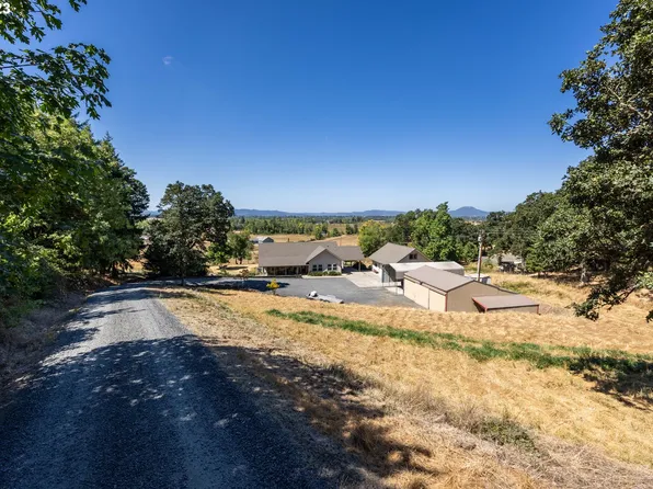 35892 Bain Ln, Creswell, OR 97426