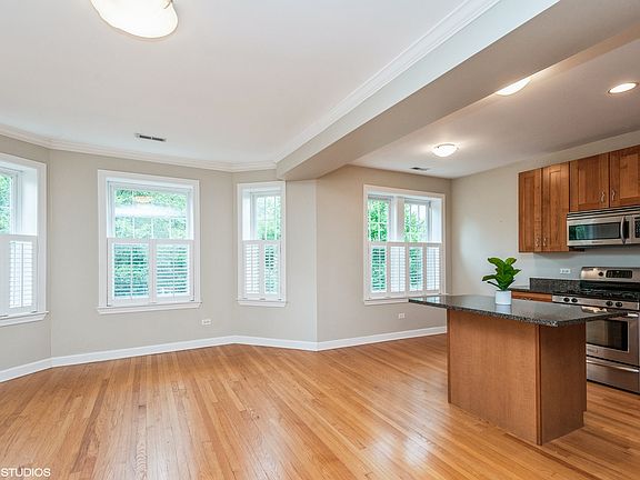 2nd image of 1615 Monroe St APT 2S