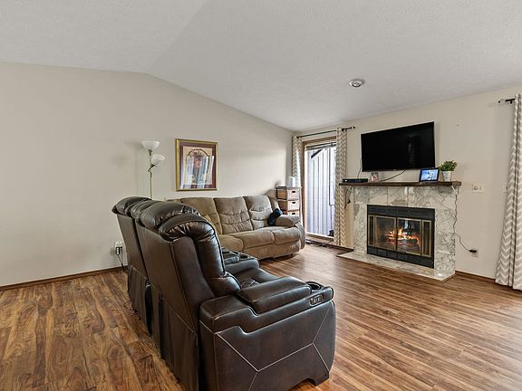 5th image of 3820 S Alder Dr