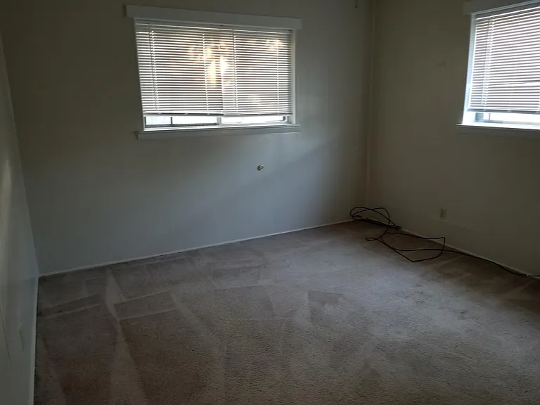 1617 NW Lincoln Ave — Photo 8