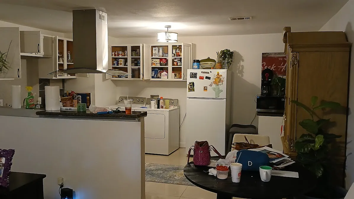1303 E. Myrtle Street #1 - Section 8 ok — Photo 2