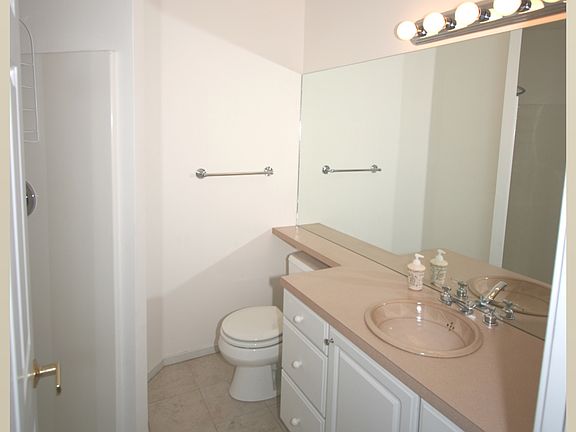4th image of 1629 Queen Anne Ave N #Com