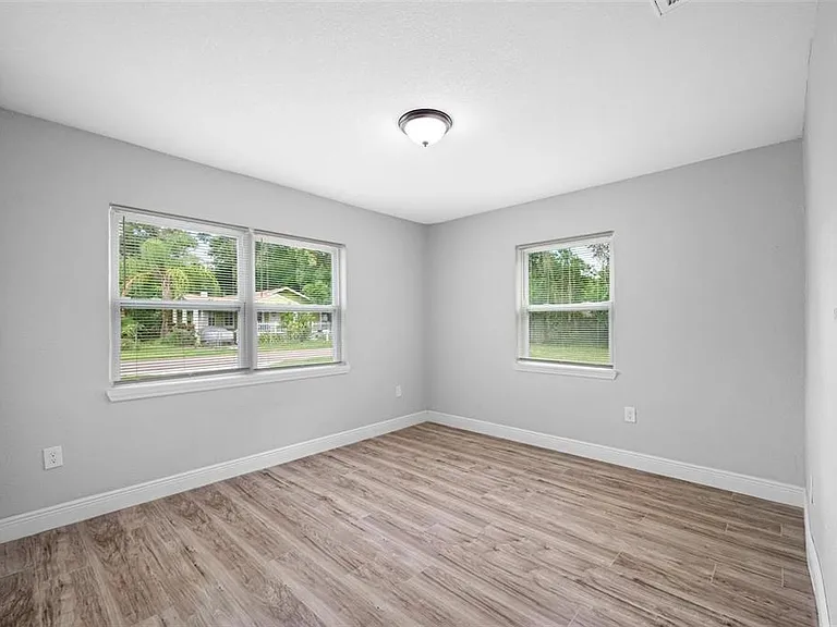 1901 E New Orleans Ave — Photo 15