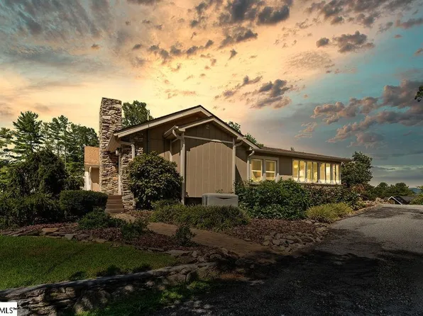 1134 N Rugby Rd, Hendersonville, NC 28791