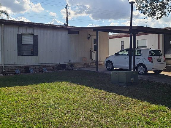 3rd image of 10937 Whispering Oaks Cir