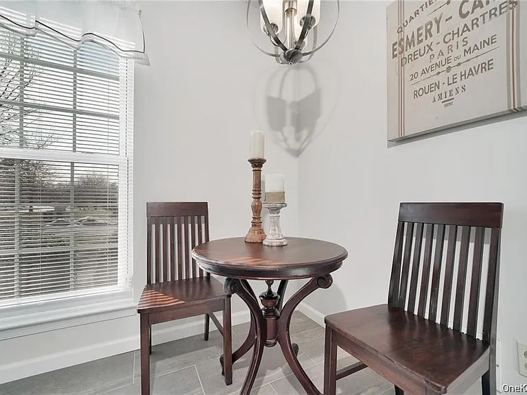 2 Goldsmith Ct — Photo 5