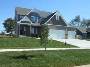 517 Hampton Manor Ct, Valparaiso, IN 46385