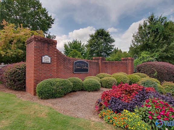 3rd image of 83 Valley Way Cir SE #83