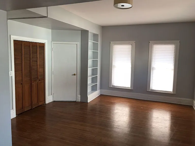 496 W Ferry St #1 — Photo 3