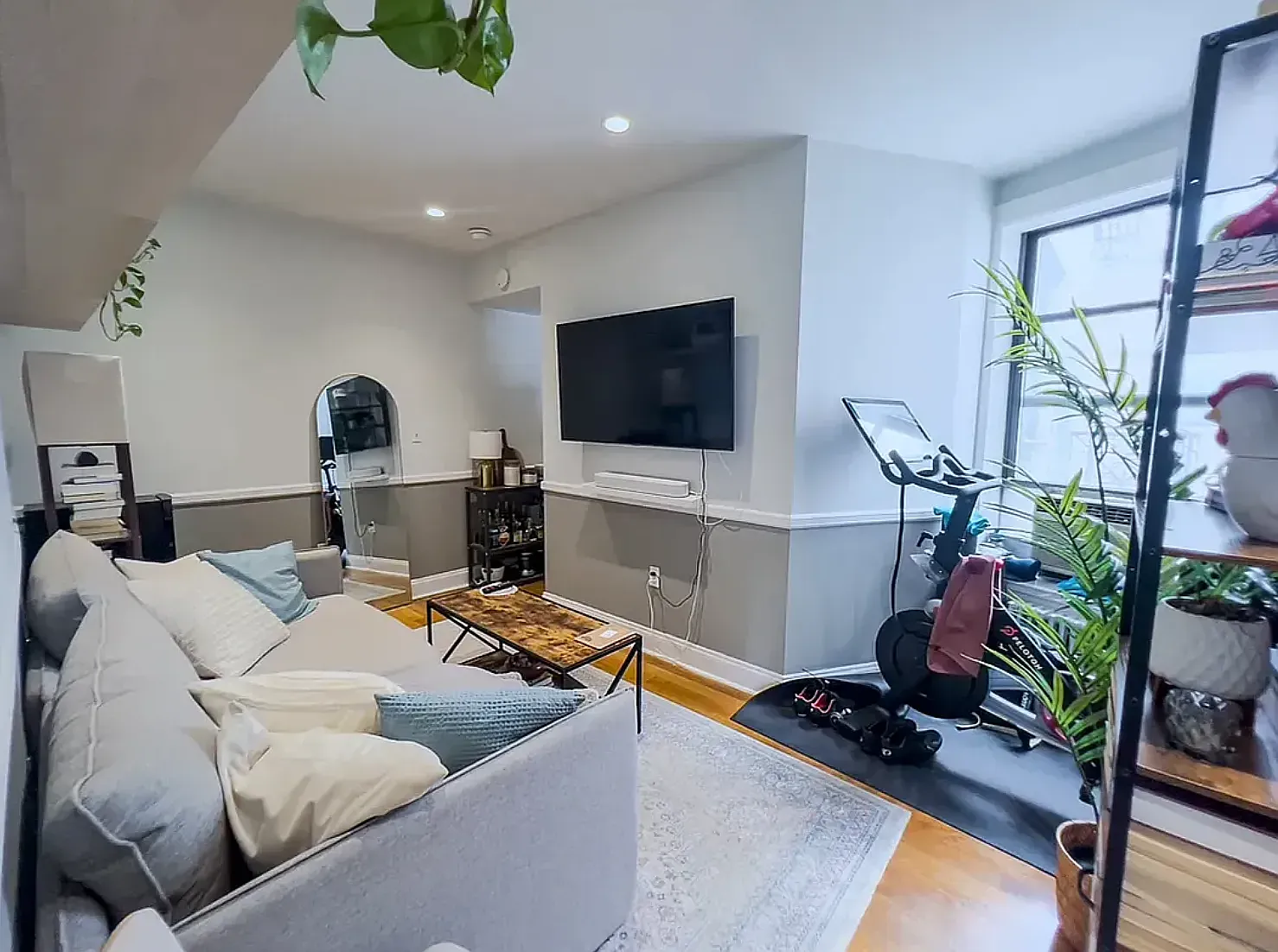98 Thompson Street — Photo 2
