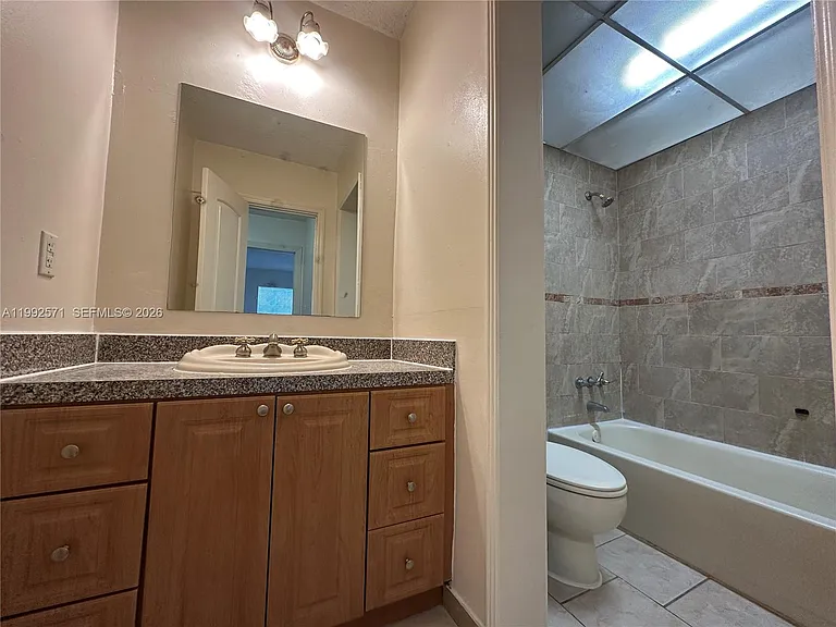 1008 NW 45th Ave #8 — Photo 11